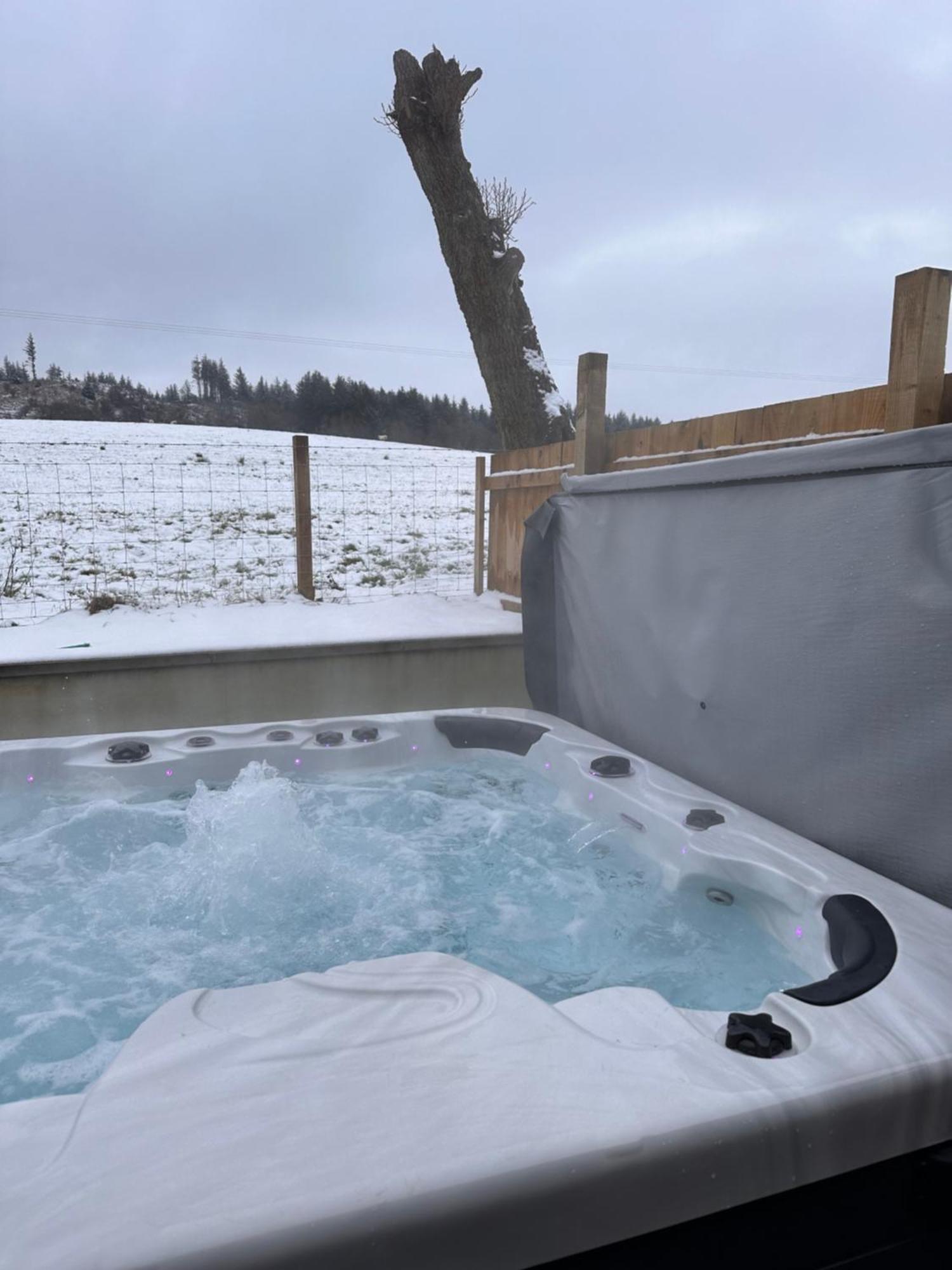 Woodlane Lodge With Private Hottub & Pool Table Dumfries Exterior foto